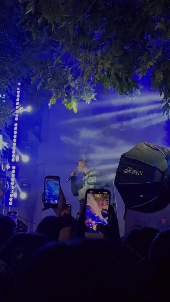 Live concert energy & blue lights 🎵